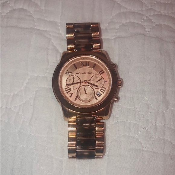 Michael Kors Rose Gold Watch - Picture 1 of 2